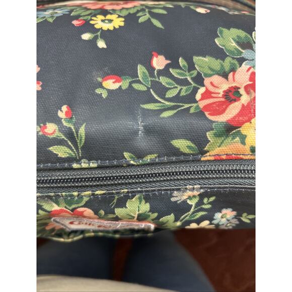 Cath Kidston Crossbody Bag NAVY BLUE Floral Matt Oil Cloth - Picture 13 of 16